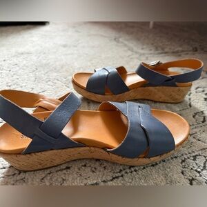 Gorgeous NWOT Kork-Ease Myrna sandals